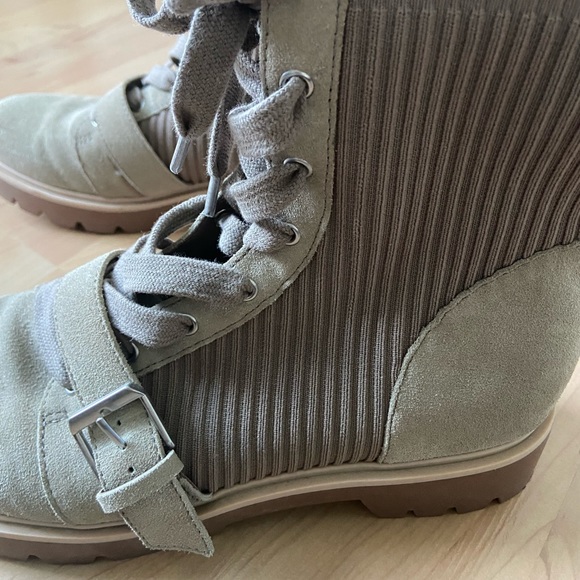 Light Tan Lug Boots - Picture 3 of 6